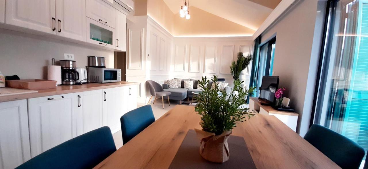 Apartments Boka Blue Dobrota Котор Екстериор снимка