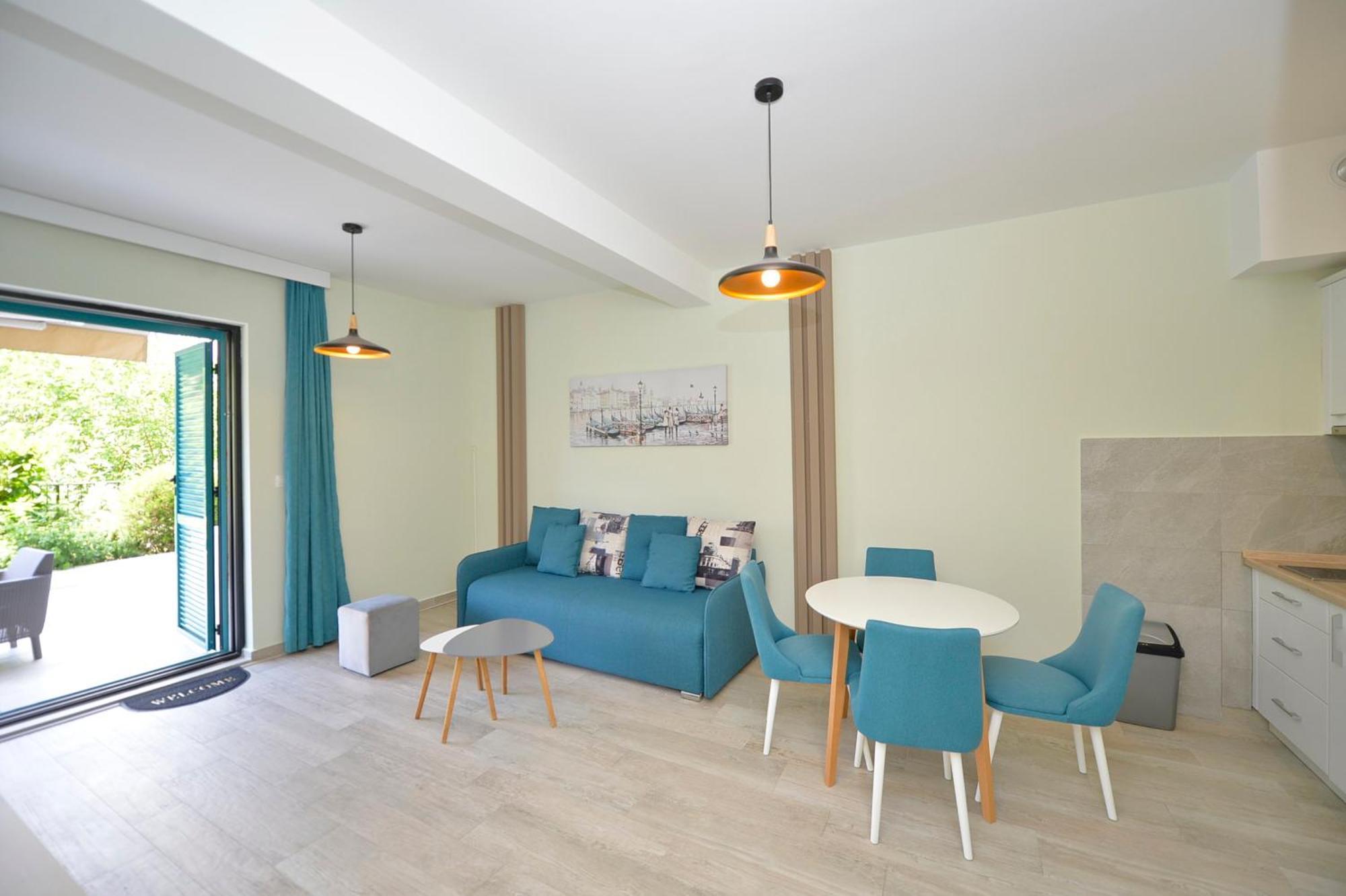 Apartments Boka Blue Dobrota Котор Екстериор снимка