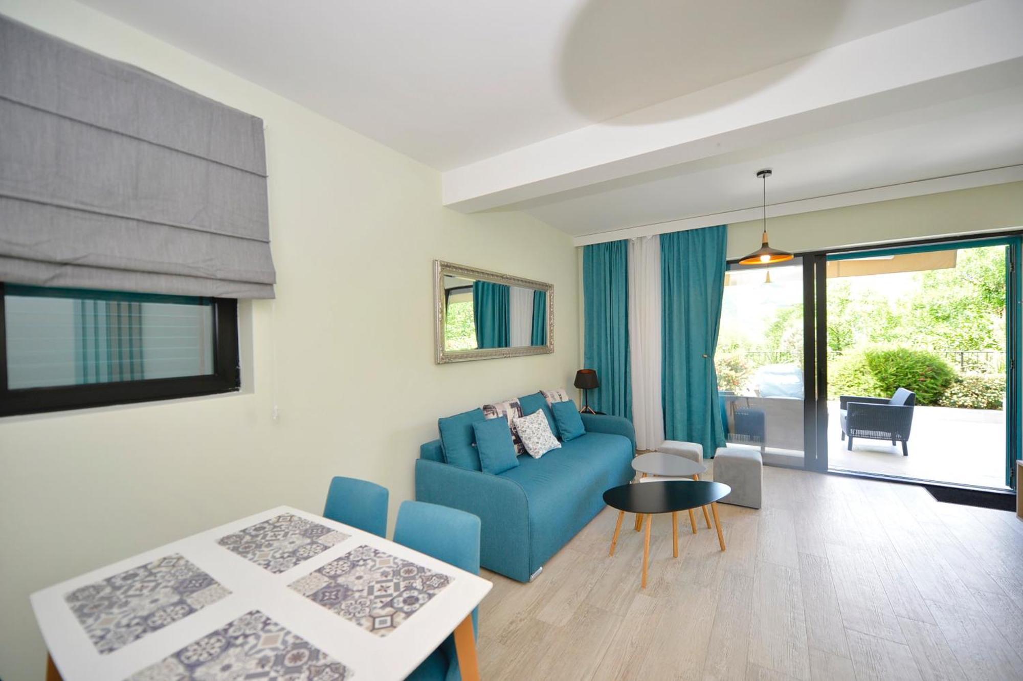 Apartments Boka Blue Dobrota Котор Екстериор снимка