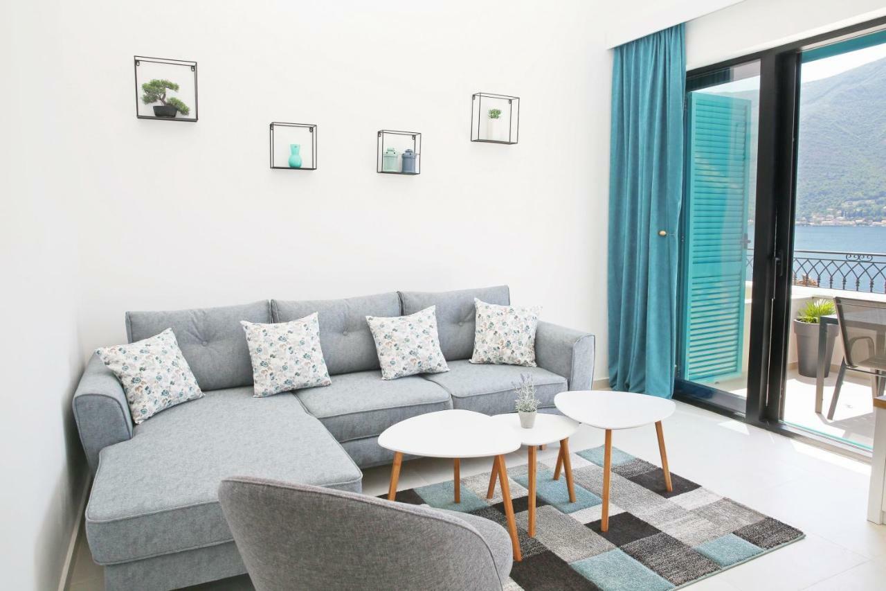 Apartments Boka Blue Dobrota Котор Екстериор снимка