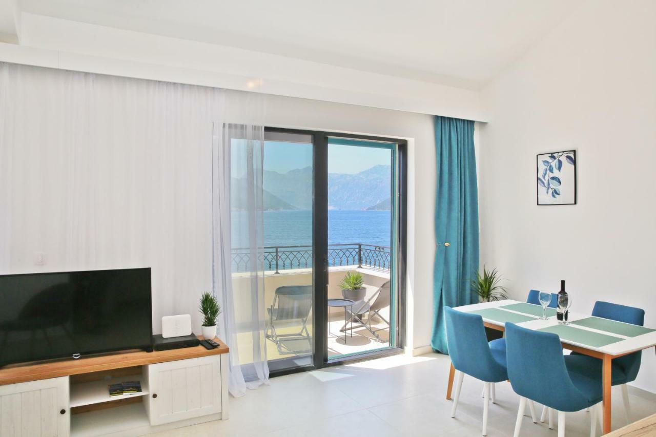 Apartments Boka Blue Dobrota Котор Екстериор снимка