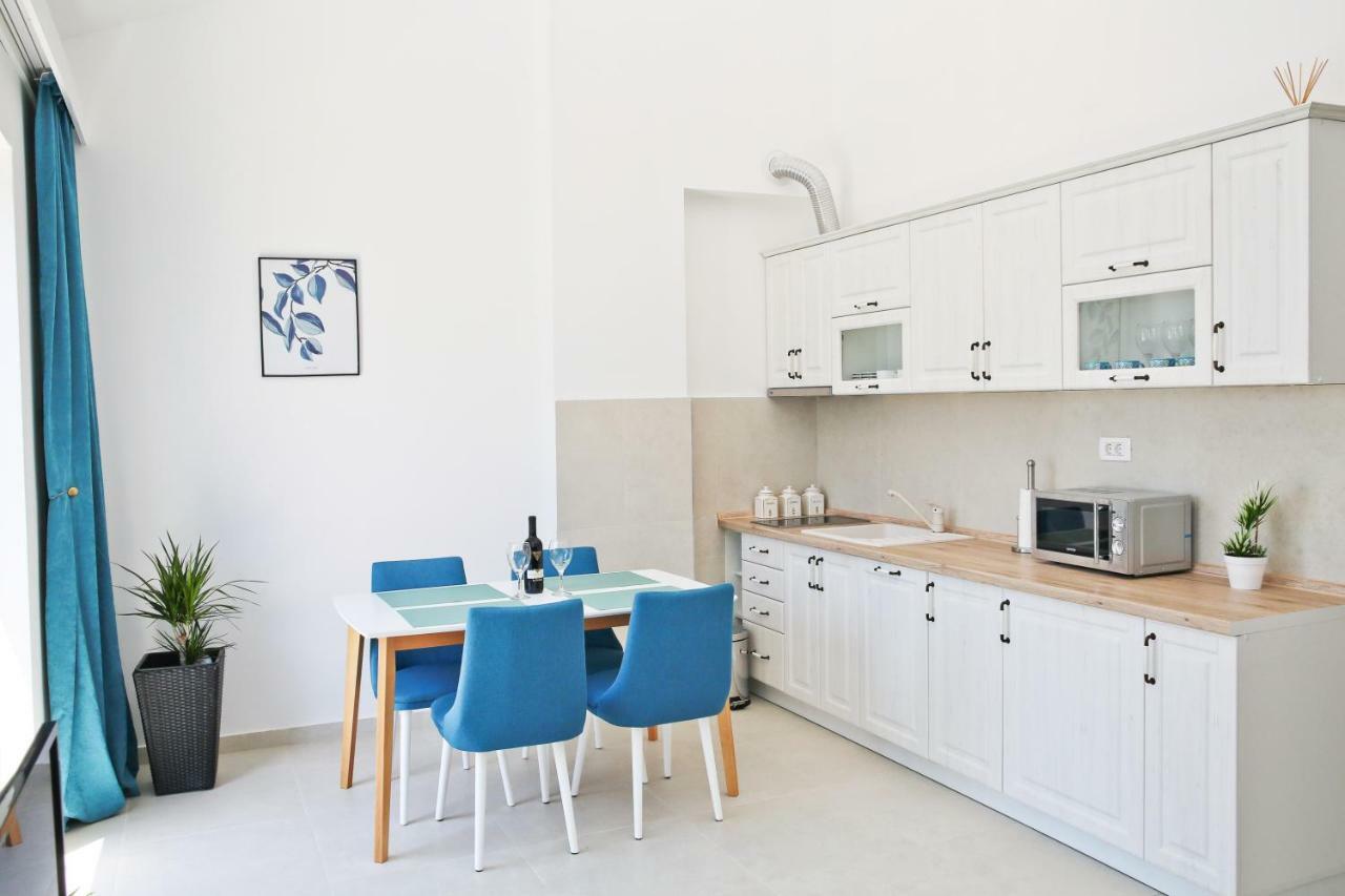 Apartments Boka Blue Dobrota Котор Екстериор снимка