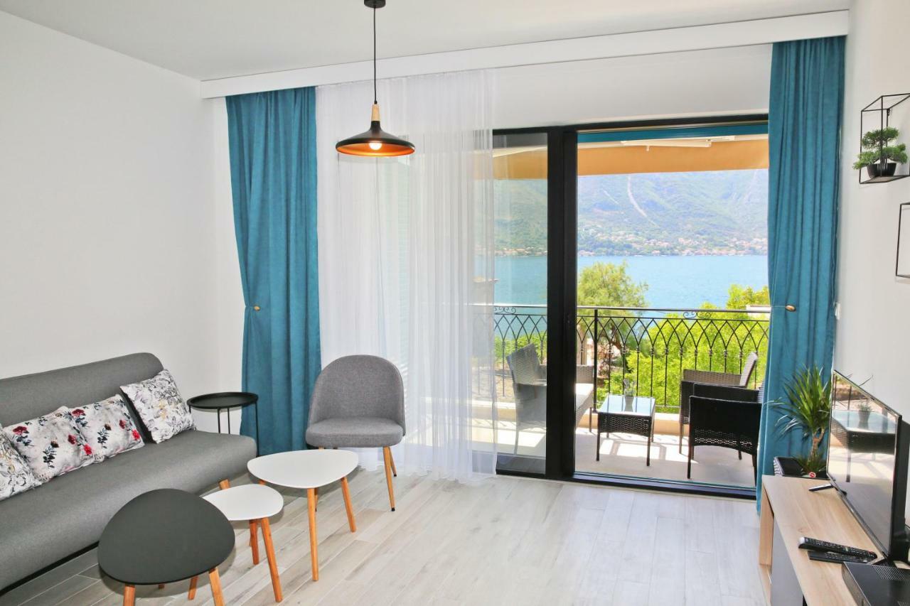 Apartments Boka Blue Dobrota Котор Екстериор снимка