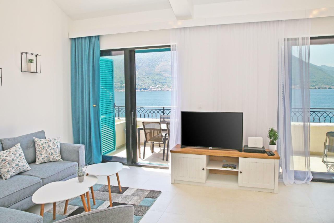 Apartments Boka Blue Dobrota Котор Екстериор снимка