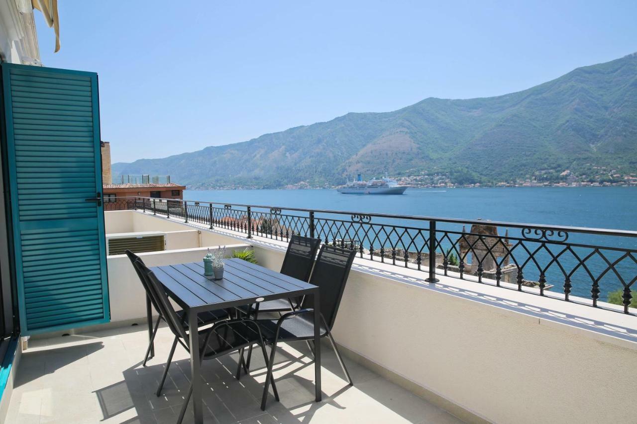 Apartments Boka Blue Dobrota Котор Екстериор снимка