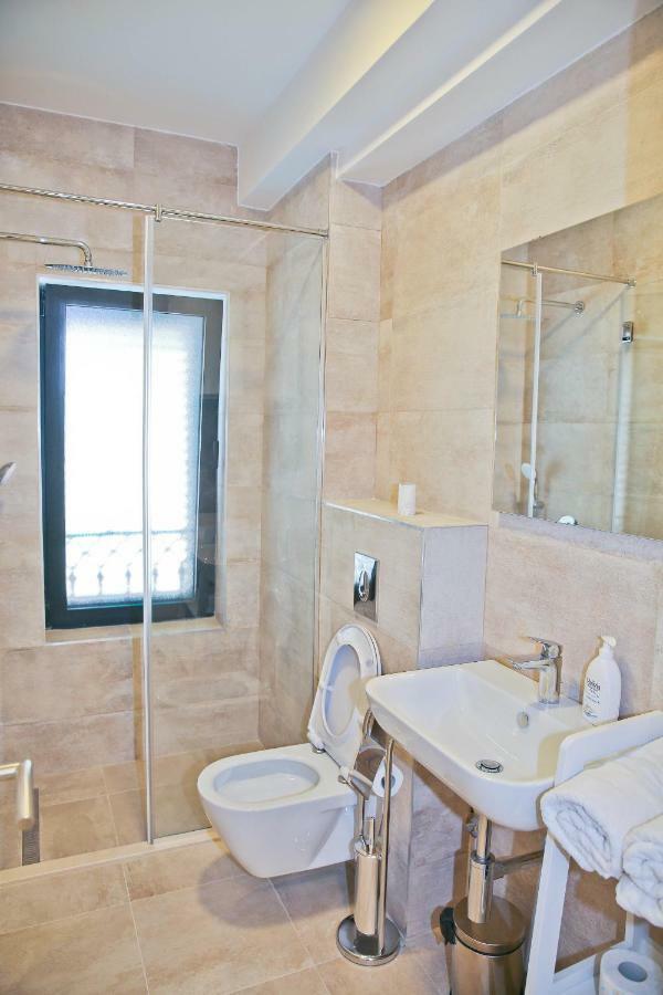 Apartments Boka Blue Dobrota Котор Екстериор снимка
