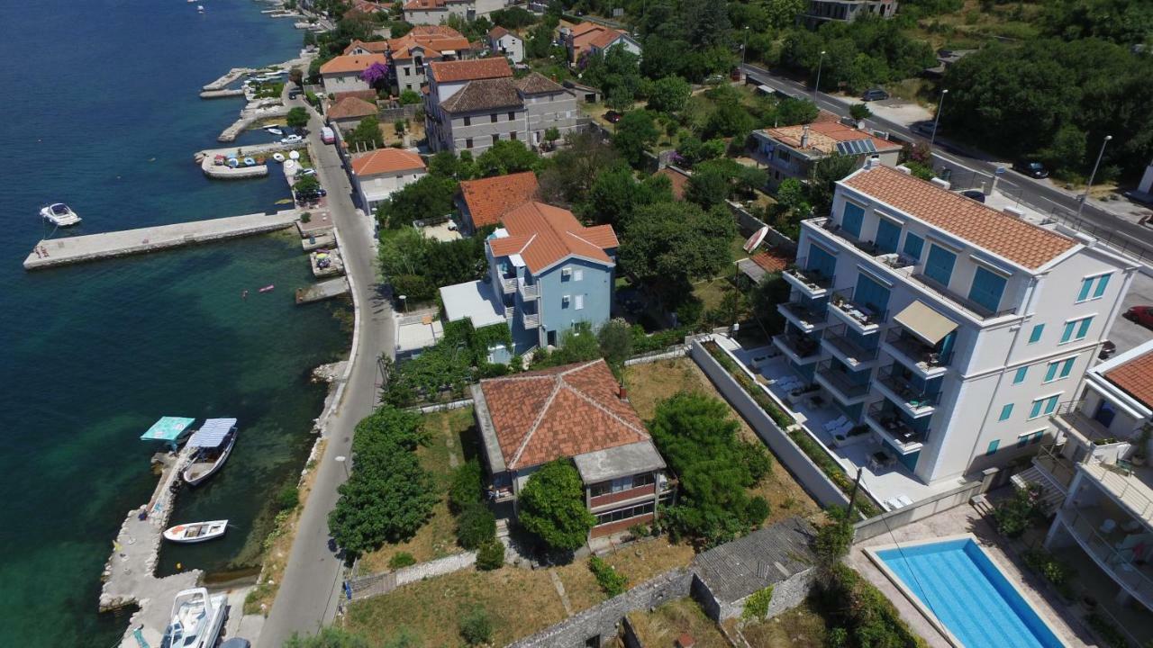 Apartments Boka Blue Dobrota Котор Екстериор снимка